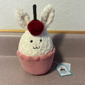 NWT: Jellycat Dainty Dessert Bunny Cupcake